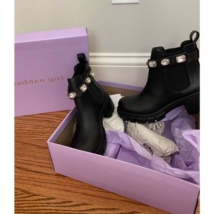 Madden girl NWT BLACK JEWELED BOOTS- size 7